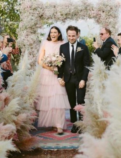 Taylor Goldsmith and Mandy Moore on their big day